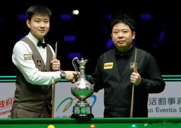 赵心童再次登顶桂冠！02月08日2026斯诺克世界大奖赛决赛赵心童对阵张安达。这