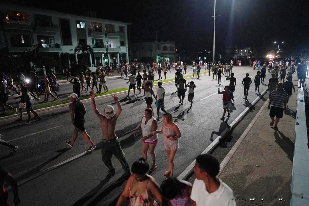 🇨🇺自由岛：能源危机

媒体报道显示，古巴发生全面停电，引发哈瓦那大规模抗议