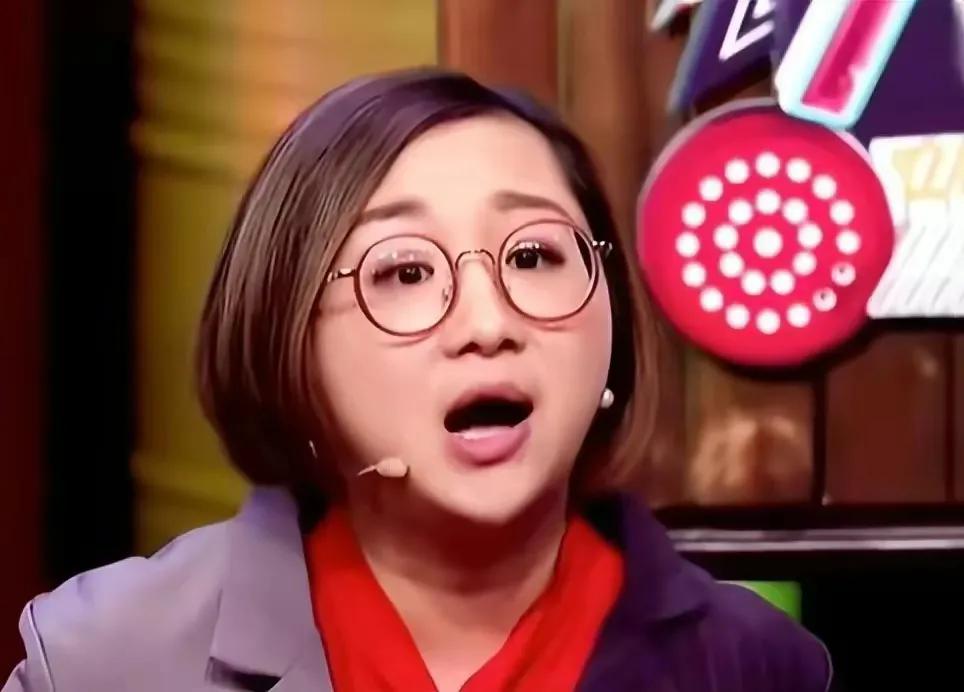 芒果台的离婚返场，老刘好硬气啊！

傅首尔还是一副居高临下的模样，看到老刘的穿着
