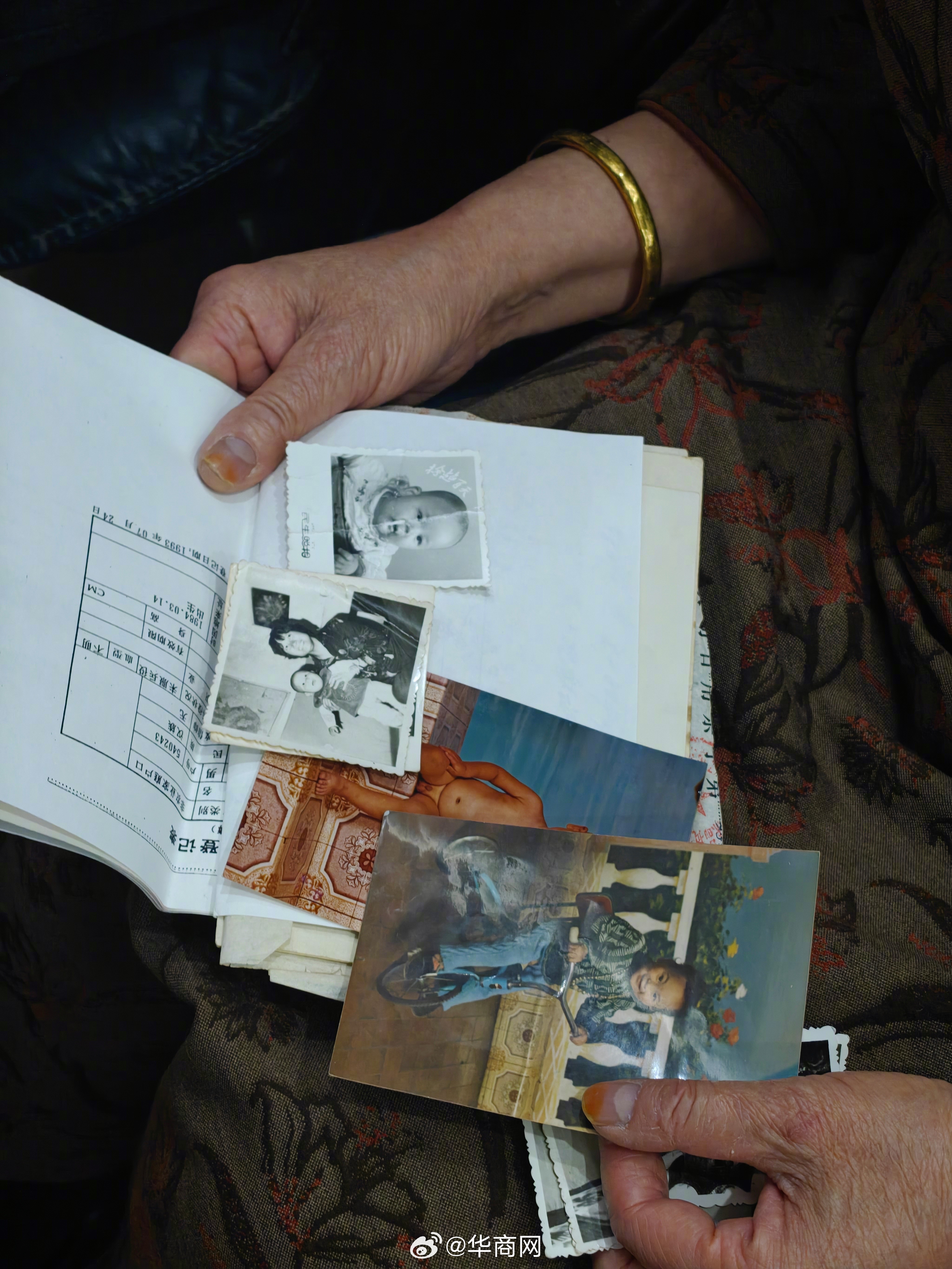 【#西安夫妻寻亲40年终于找到儿子#】2月6日上午，在西安市公安局举办的认亲仪式