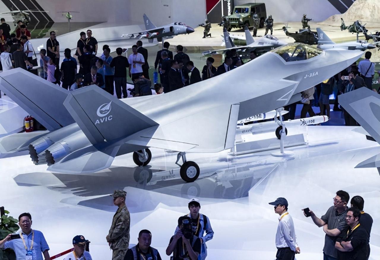 [月亮]巴媒一声爆料，直接引爆全球军工圈——巴基斯坦豪掷120亿美元，向中国订购