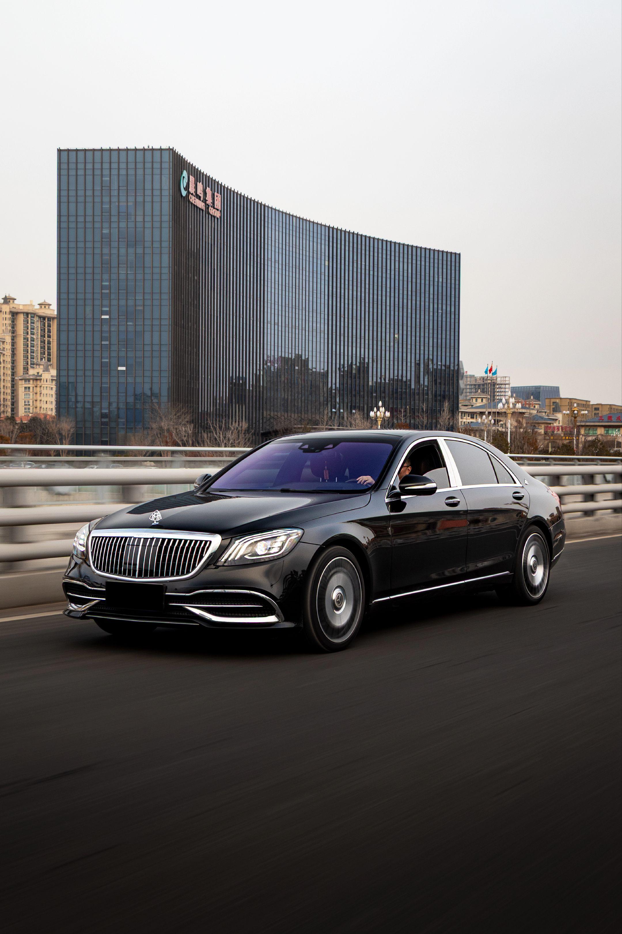 三眼皮奔驰s级。汽车发明人再次发明汽车 奔驰S级