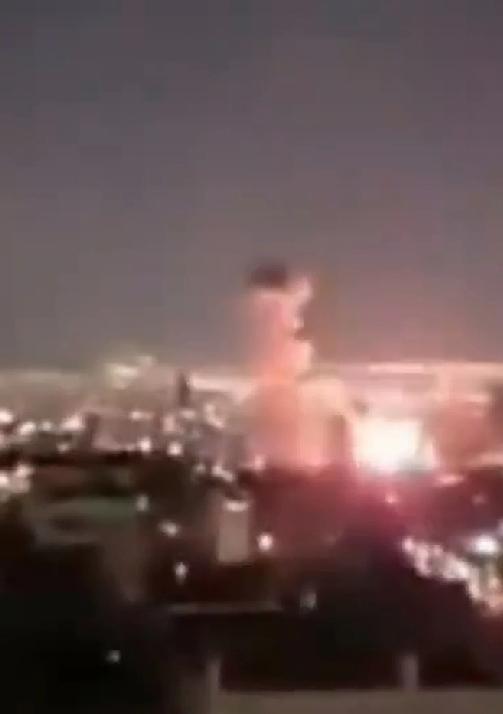 什么叫打得一拳开，免得百拳来，看吧！这群豺狼就扑上来了。英法德联合声明：可能对伊