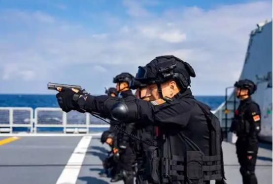 面对一次次的挑衅，中国为什么还不动手？很多人憋着一口气，甚至觉得窝囊。但我要告诉