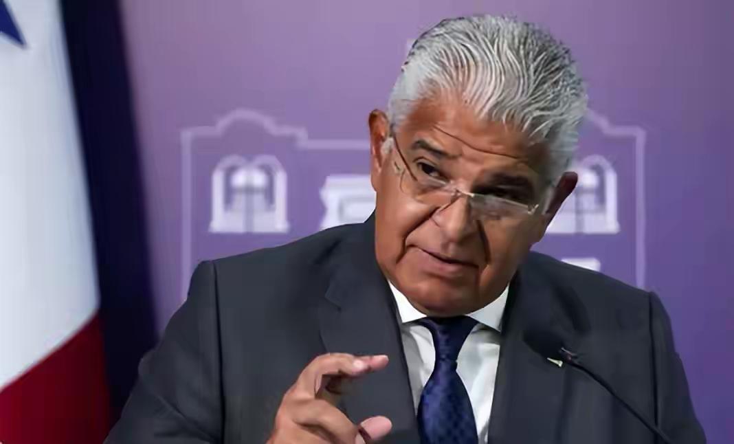 拿着鸡毛当令箭，巴拿马不知天高地厚。

四百万人口的弹丸之地，手握一条运河，真当