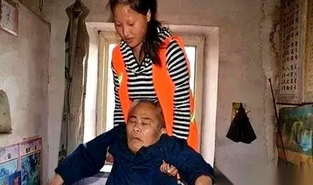 结婚不要车房，不要彩礼。
唯一要求：男方必须倒插门，还得帮着伺候家里三个瘫痪在床