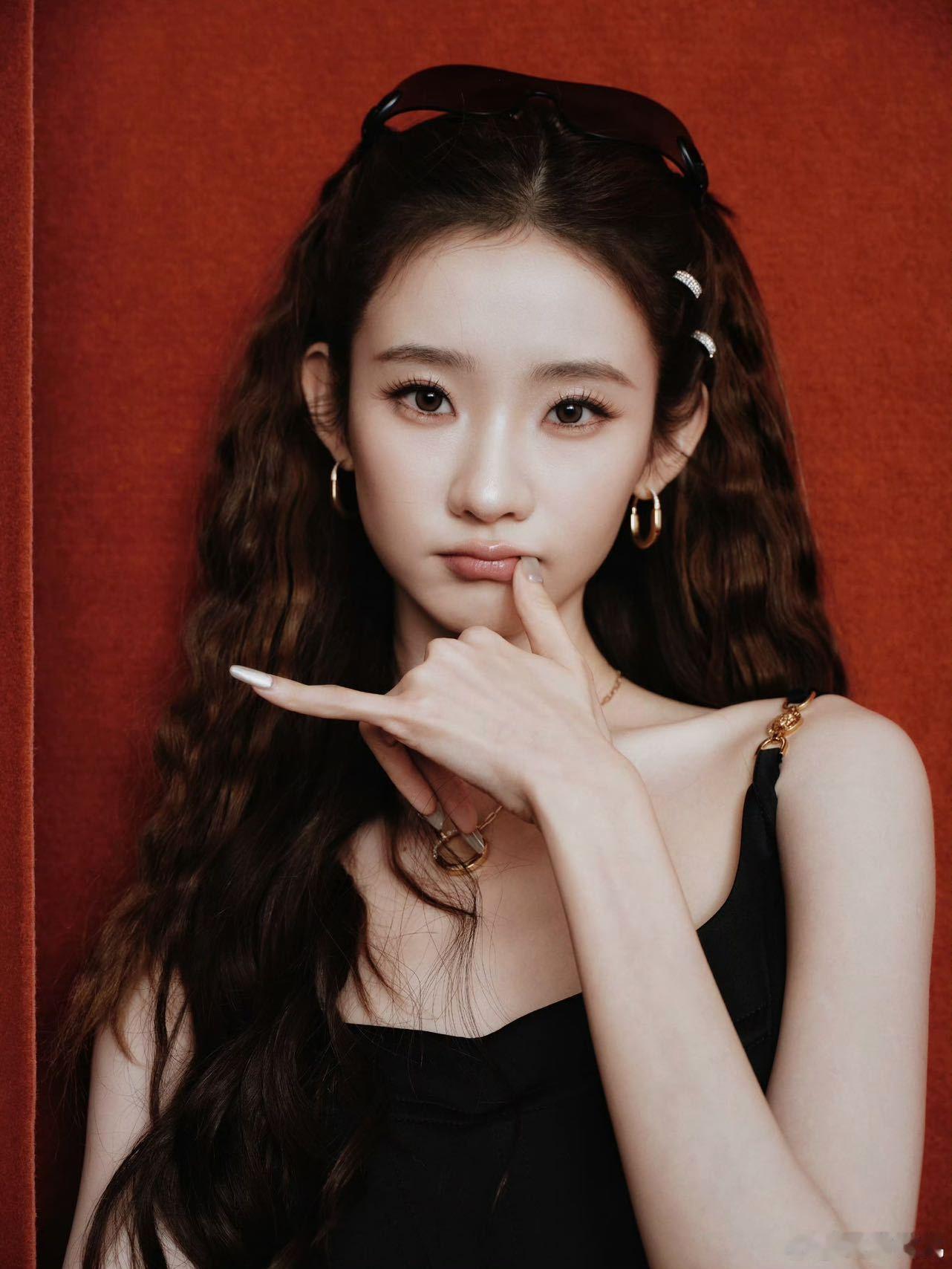 张艺凡过去会因为别人的错误惩罚自己听到艺凡说以前总因别人的错误惩罚自己，瞬间就被