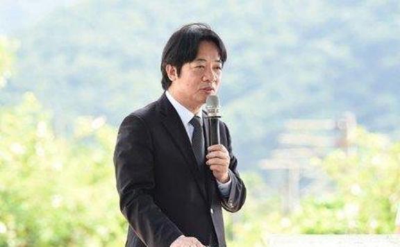 赖清德认怂了！专机飞不出去，“台独”空间被彻底锁死。4月21日18时，赖清德办公