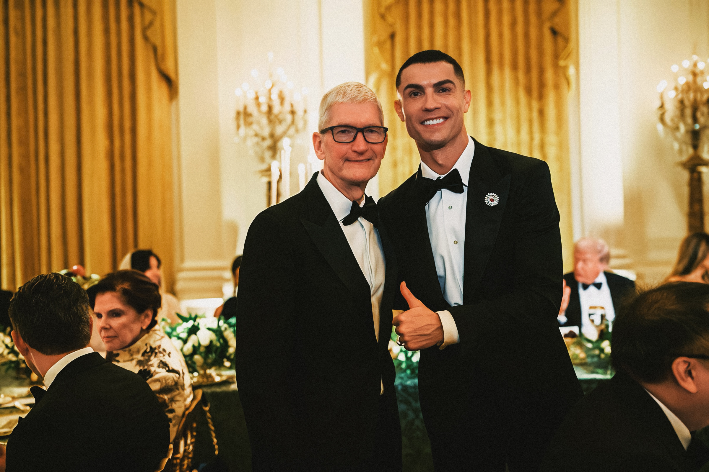 🛑 C罗和库克的合影 𝑪𝒓𝒊𝒔𝒕𝒊𝒂𝒏𝒐𝑹𝒐𝒏𝒂𝒍