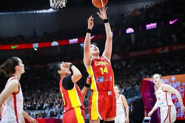 北京时间3月17日消息，世界杯女篮预选赛结束一场焦点大战 ，中国女篮83-71击