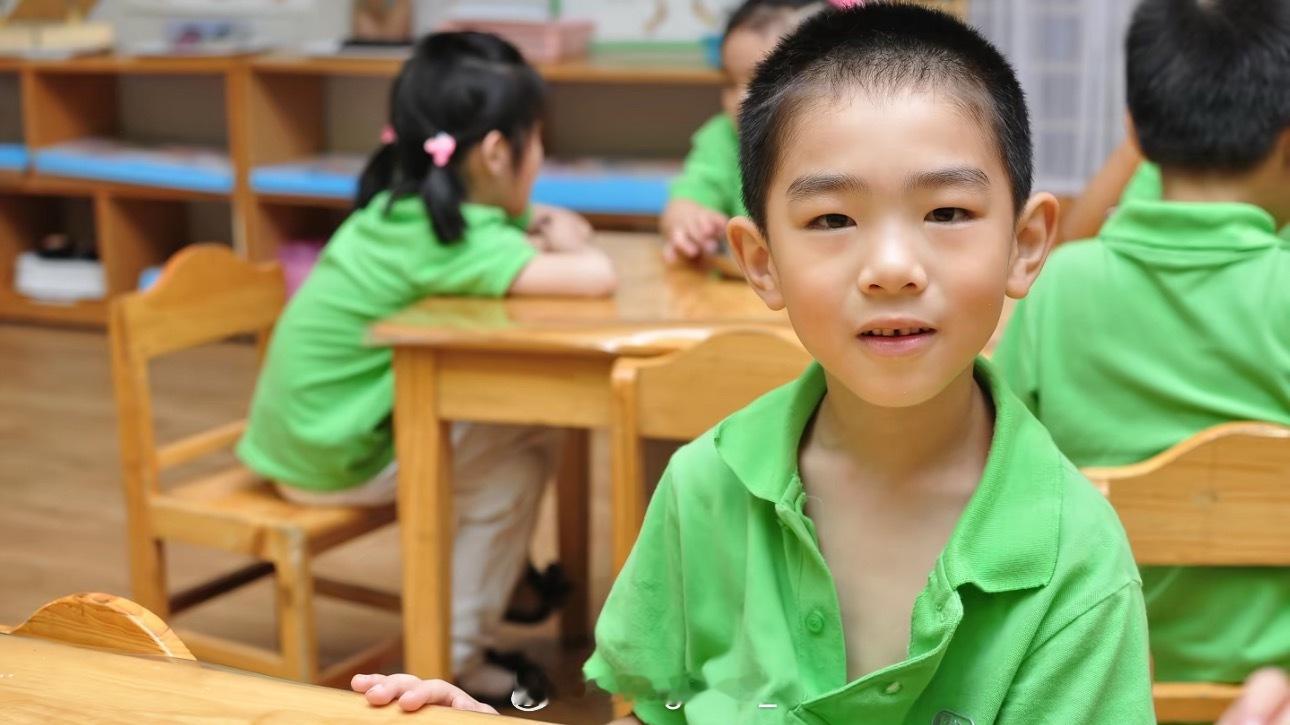 Top Barry晒出大量童年照：长大一点都不好玩！