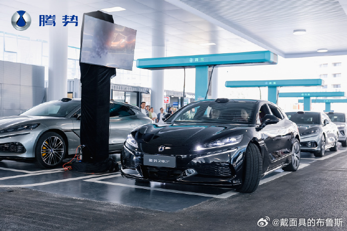 腾势 Z9GT 上市一周就完成首台交付，这速度是真的有点东西。这次交的闪充旗舰型