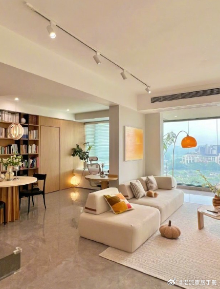 条件允许的话，敲掉一个小房间做横厅吧..给大家参考  家居家居