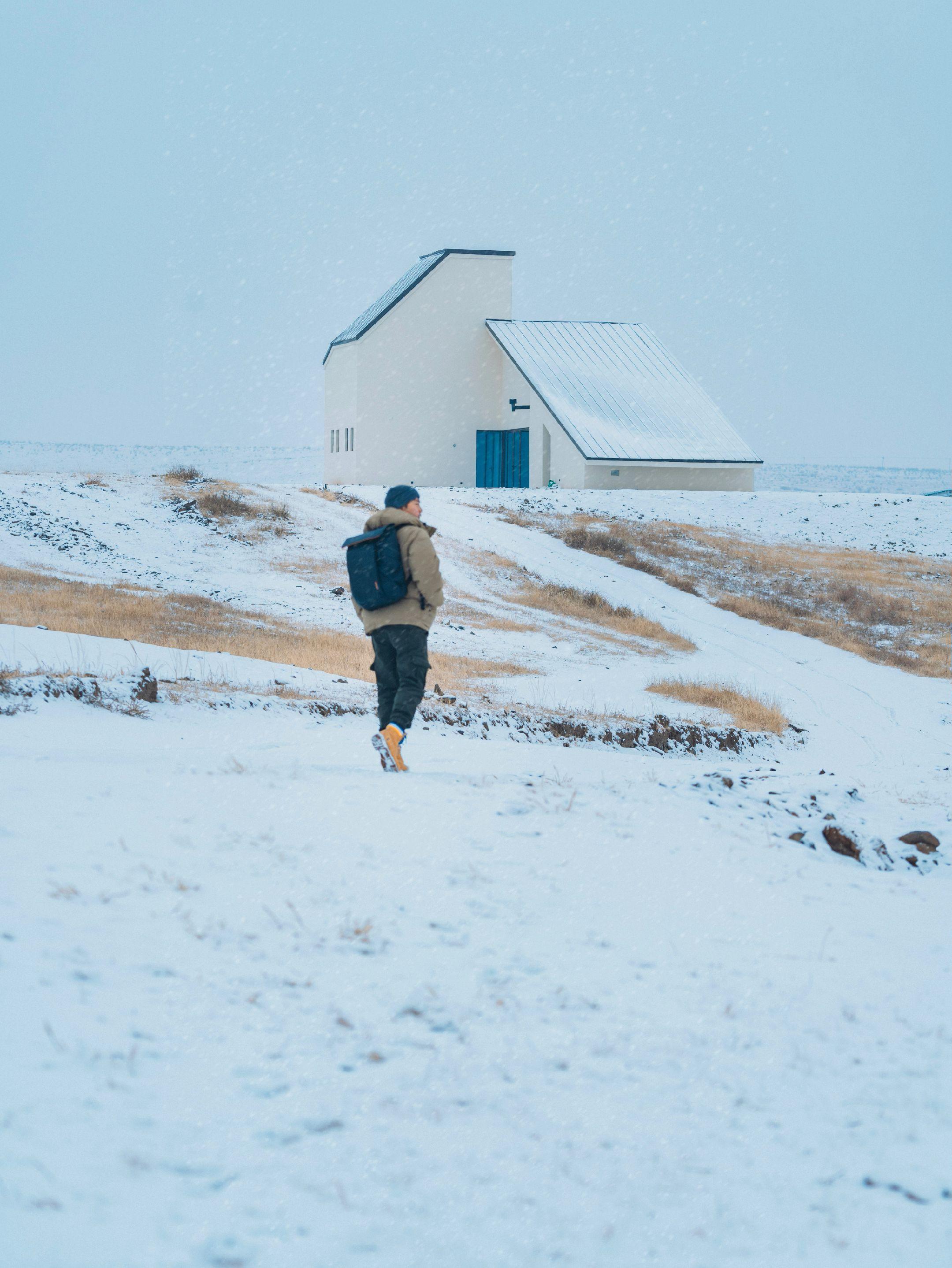 我以为去了冰岛，结果是……不得不说，内蒙的冬天还是有点东西的。 雪原铺...