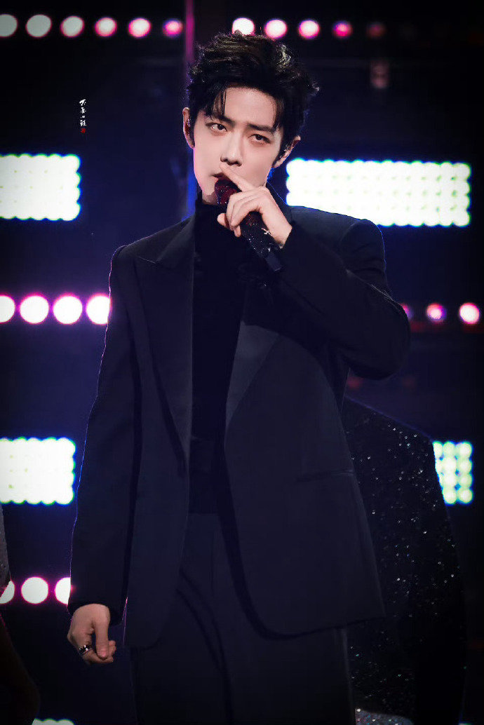 肖战用行动把敬业诠释得淋漓尽致 肖战身材管控最严格的父亲肖战用行动把敬业诠释得淋