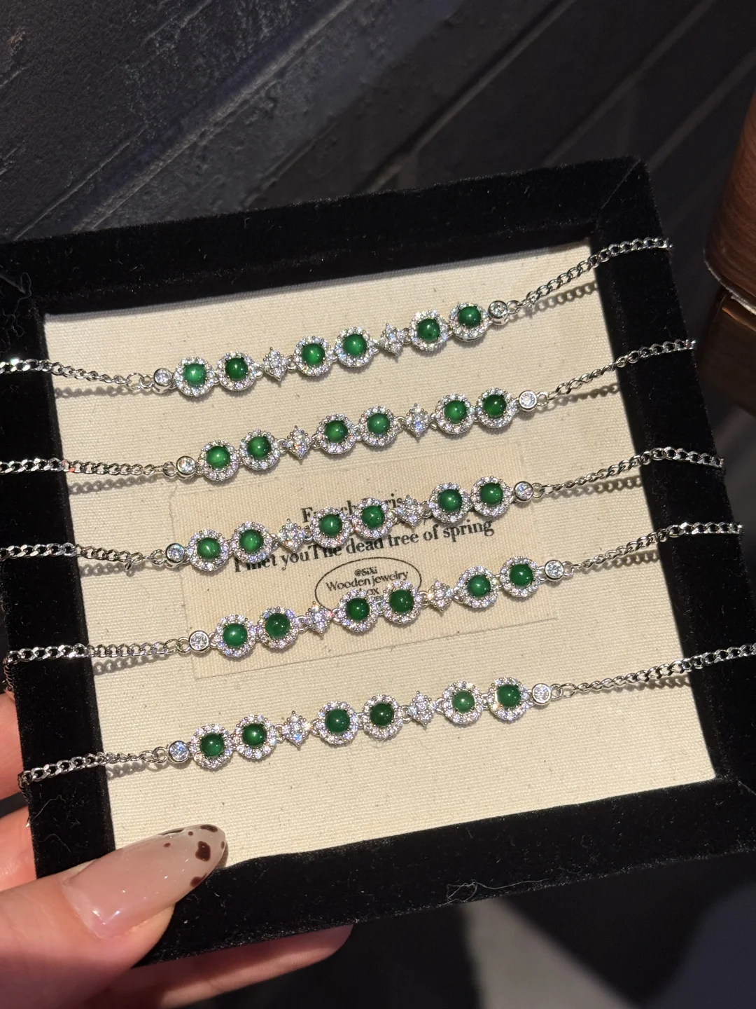 腕间一抹翠！东方贵气感轻松拿捏！