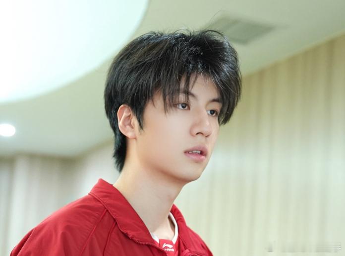 LPL与LCK瑞士轮现状其实挺想的，LPL这边估计三个队伍1-1，LCK那边两个