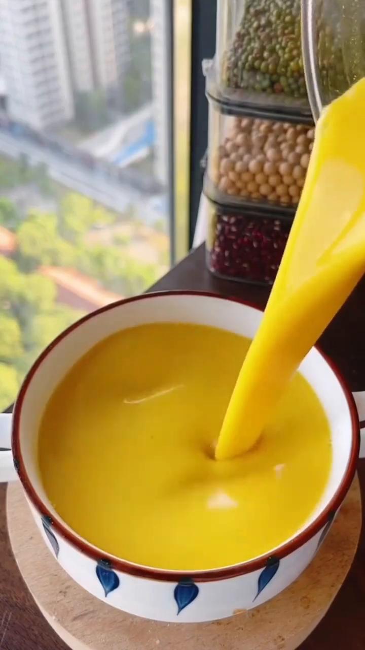 排名第一的豆浆一定要多喝。
200道家常菜做法，上千种食物搭配方案。
·胡萝卜小