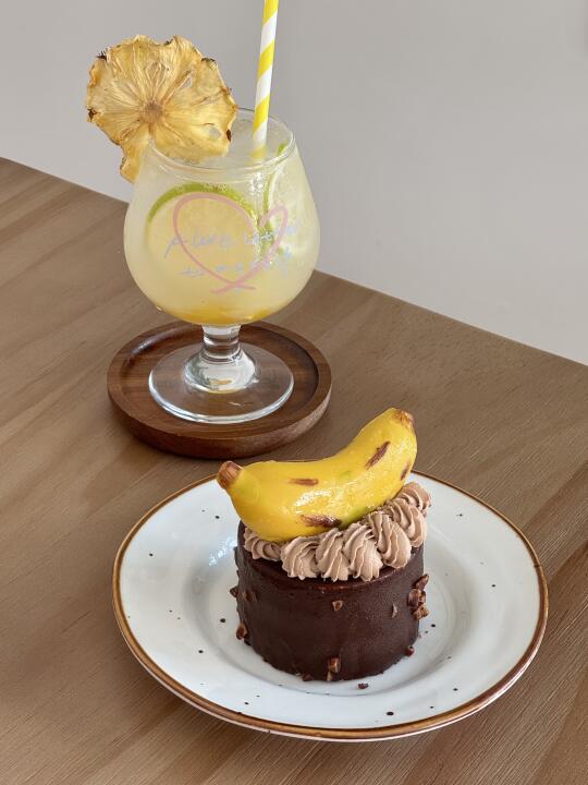 黄岛新开的！！！🫧🍋漂亮咖啡店。。。