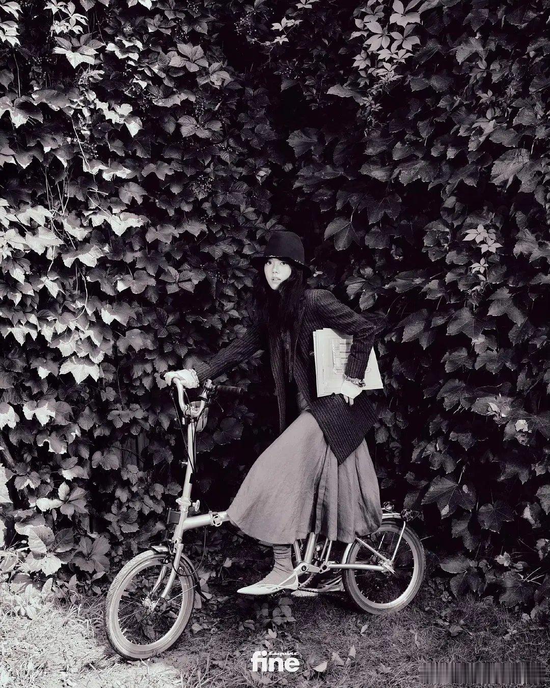 赵今麦这一次的杂志拍的好好看，感觉真的是长大了，也变优秀了 ​​​