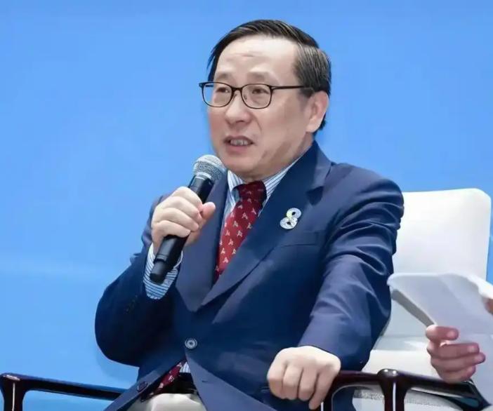 谁都没想到，困住中国发展的最大绊脚石，根本不是国外的打压！
 
高志凯一句话点透