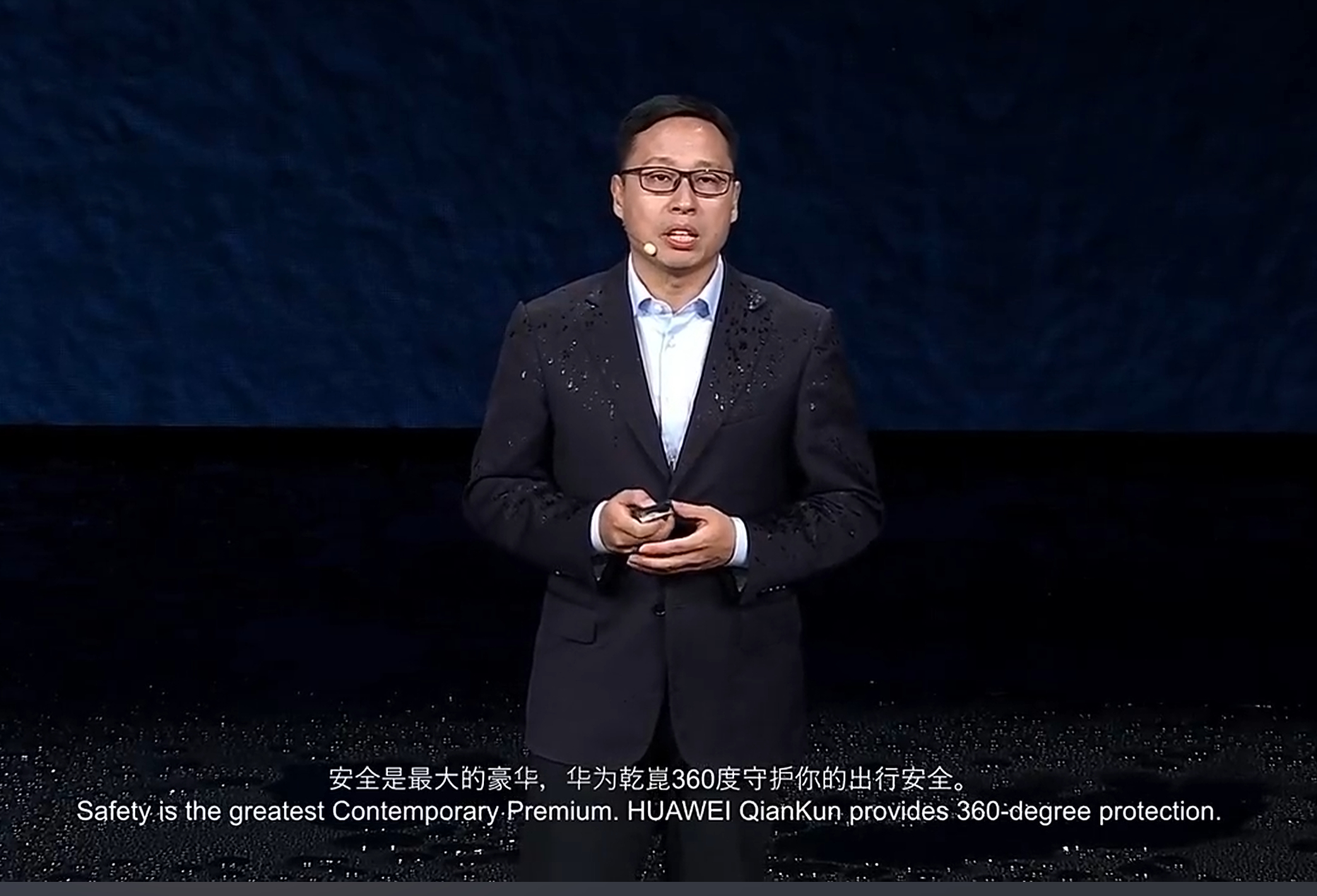 豪华车市场不缺好车，缺的是“懂用户”的车。很多车配置堆得很高，但用起来就是别扭，