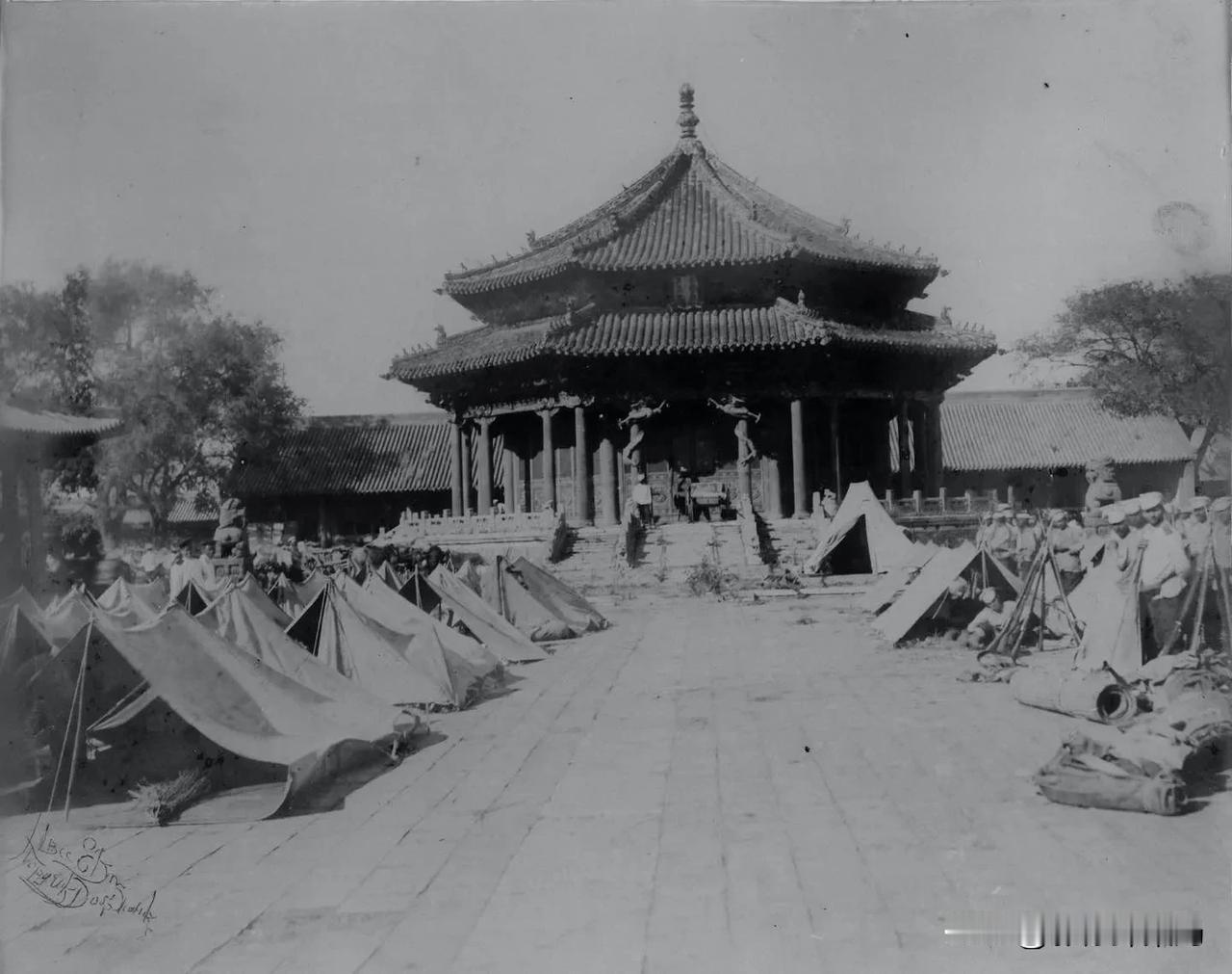 历史上的昨天！ 1900年10月1日，沙俄军队占领沈阳故宫并在大政殿前安营扎寨。