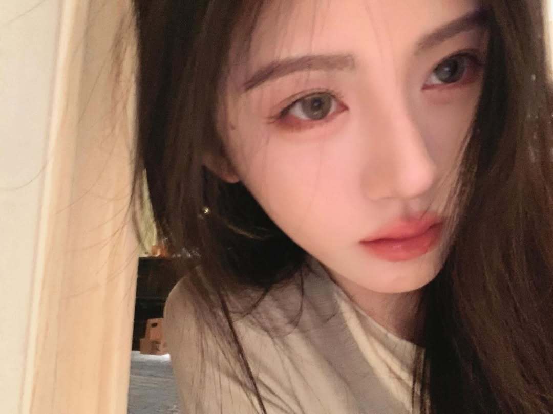 鞠婧祎ins更新营业灵动妩媚的小狐狸，好美❗️ 