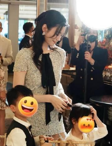 奚梦瑶婚礼落泪神图奚梦瑶在法国诺曼底庄园婚礼上的落泪瞬间，成了全网热议的 “神图