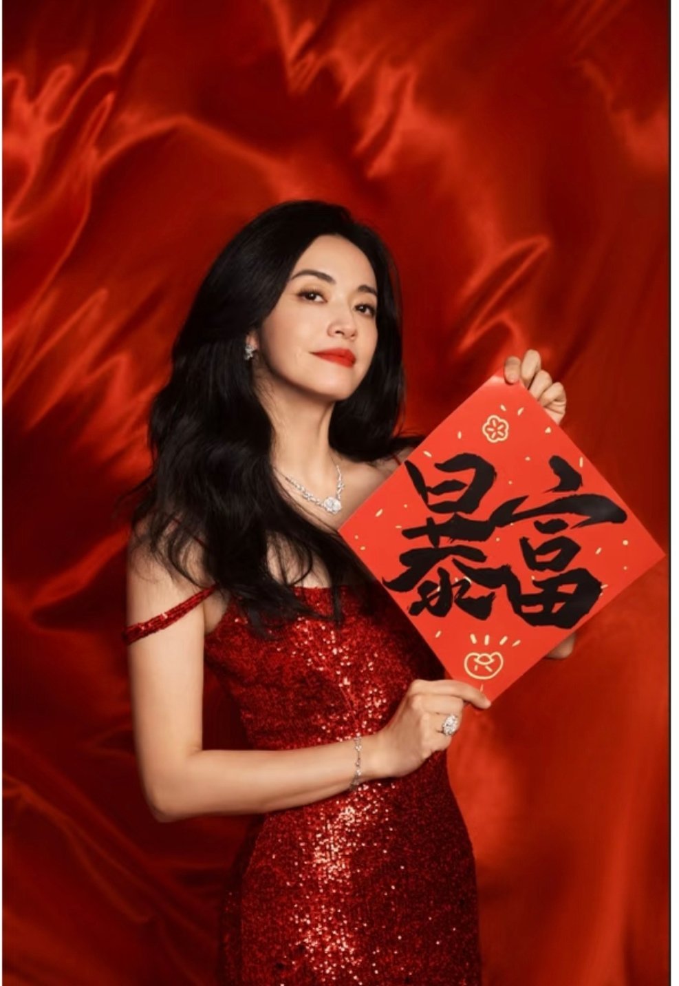 已婚女星突然拼事业多半离婚了 内娱一直有个很现实的现象：已婚女星突然从低调顾家转