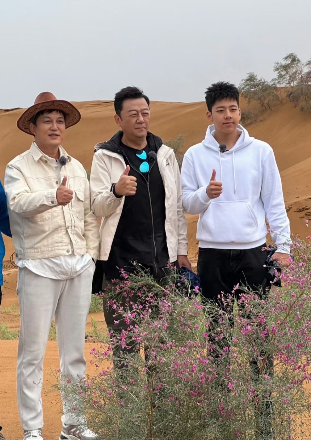 参加过《爸爸去哪儿》的郭涛儿子石头高中毕业了，时间过得真快啊，已经长那么大了。 