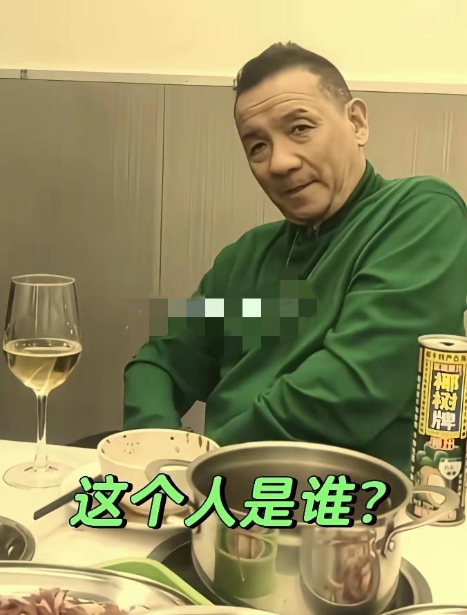 越看越眼熟！明明经常在老剧里见到他，名字偏偏卡在嘴边，怎么都想不起来。[震惊][