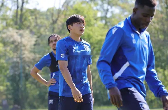 官方：梅州客家小将魏祥鑫留洋法甲欧塞尔俱乐部，明年7月1日正式加盟 