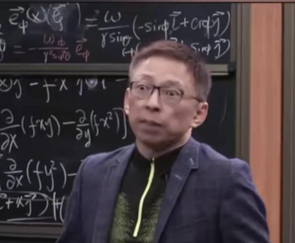 真有意思！
在近日的一堂公开课上，搜狐公司的创始人张朝阳却语出惊人，他声称自己早