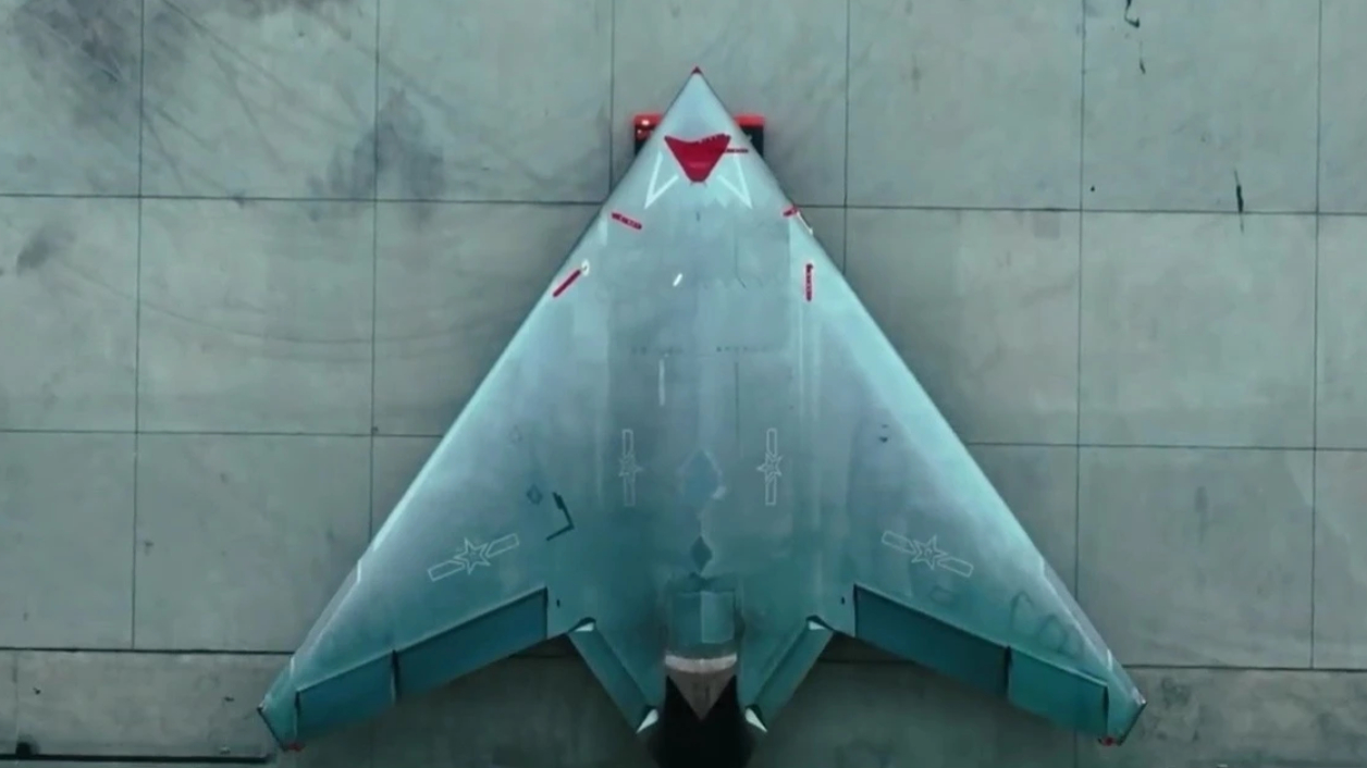 GJ11密级真高，好不容易来了新角度。科幻啊，这个机