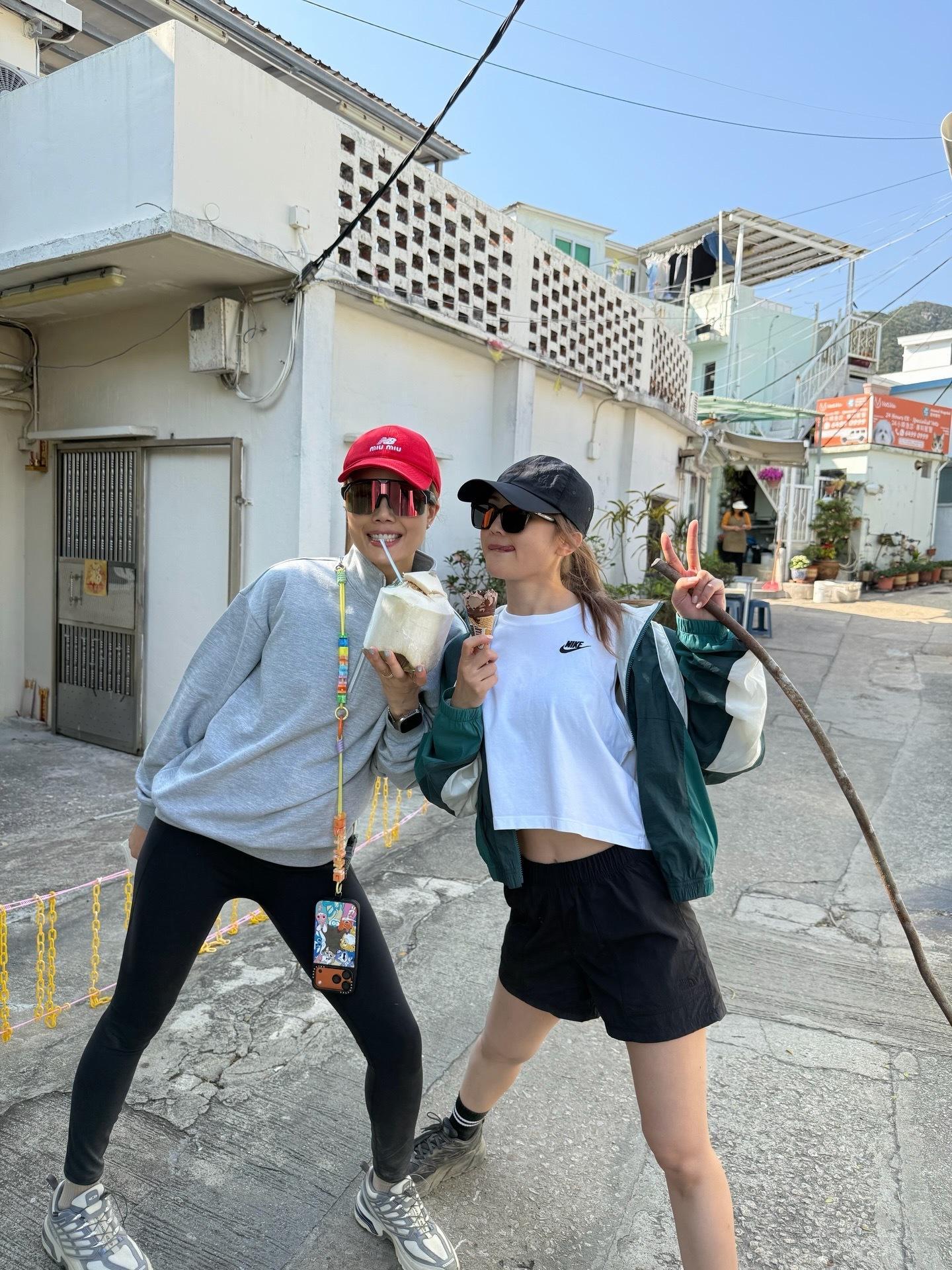 容祖儿阿Sa一起爬山⛰️ 