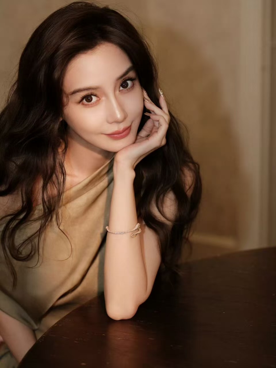 angelababy东方风骨angelababy上城士写真angelababy东