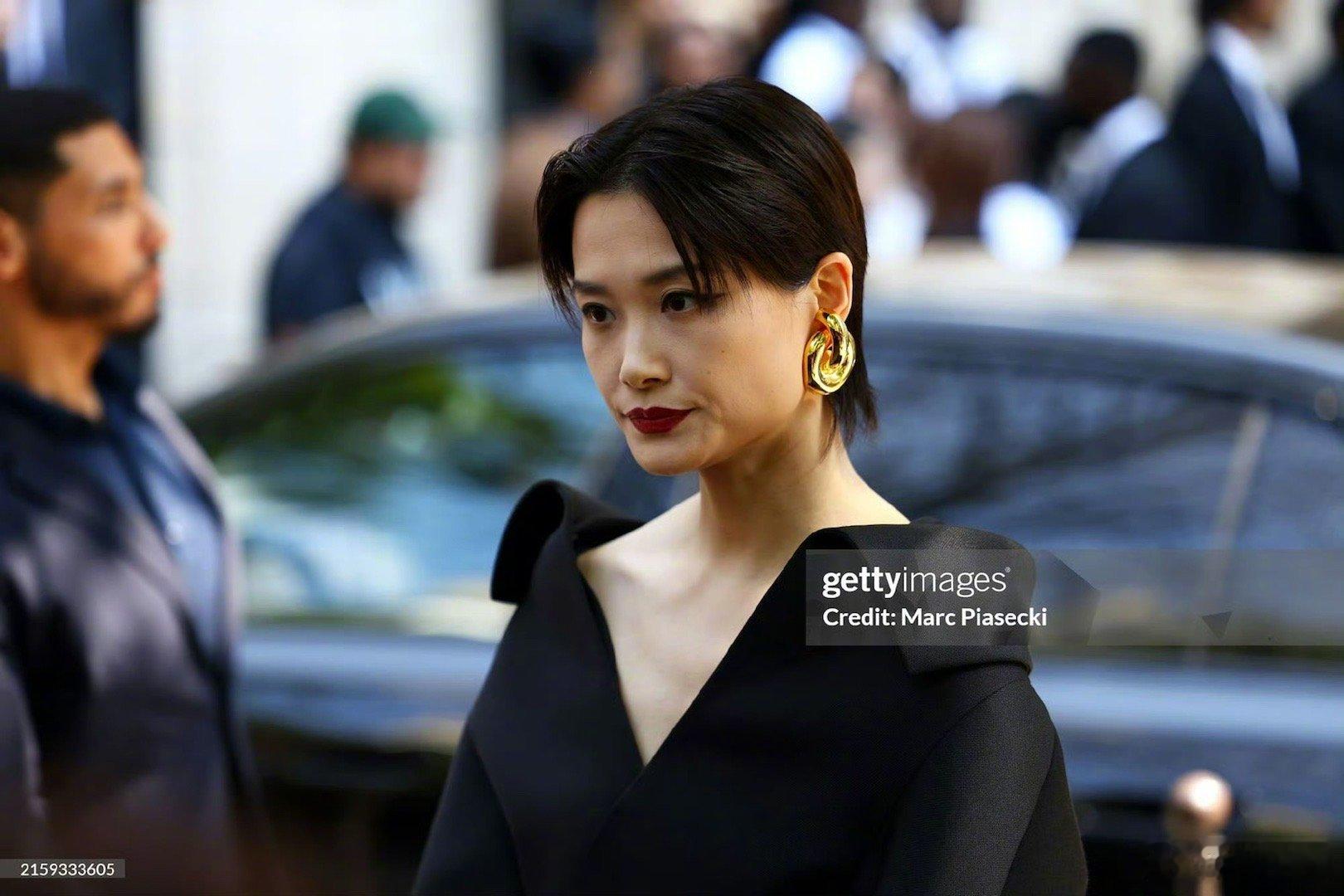 李宇春时装周看秀的G社生图来了，状态怎么样～ ​​​