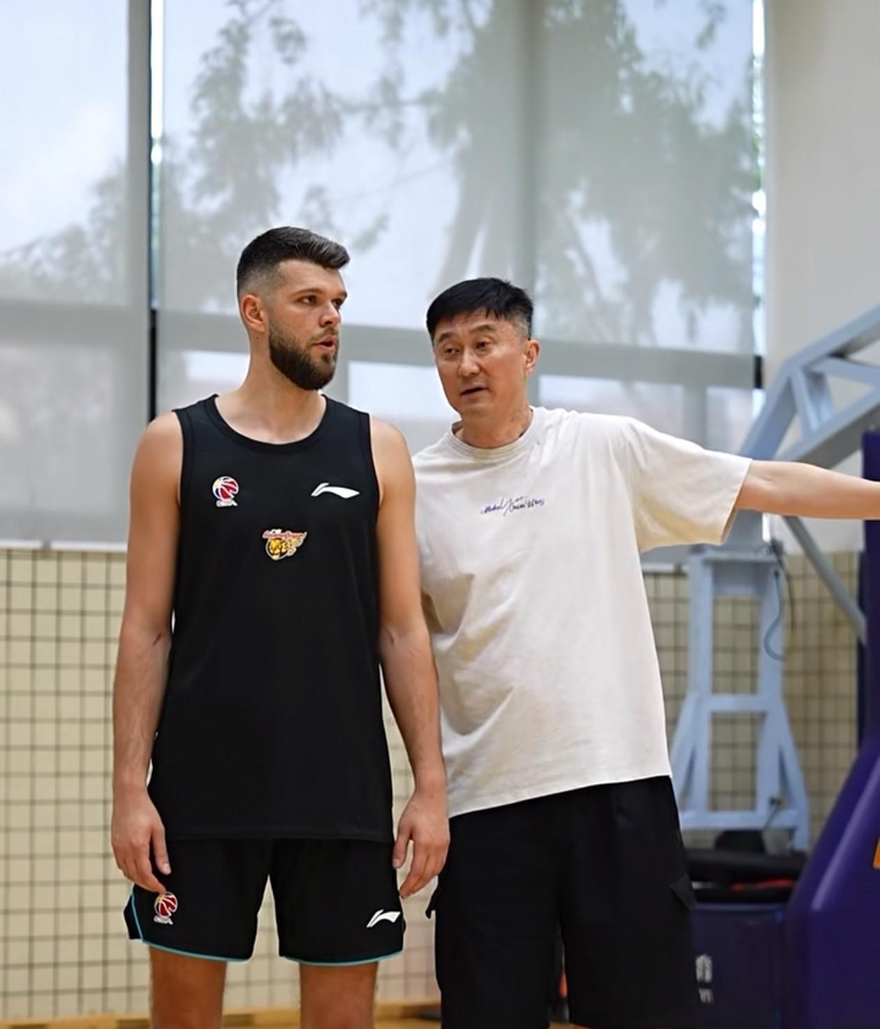 篮球比赛本身就充满偶然性，结果从来不是谁能完全掌控的，可广东队自从4月10号在东