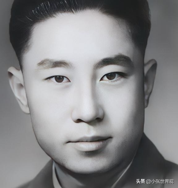1938 年，特务去小学抓地下党杨文海，谁知刚到校门口，恰巧就碰上了杨文海，特务