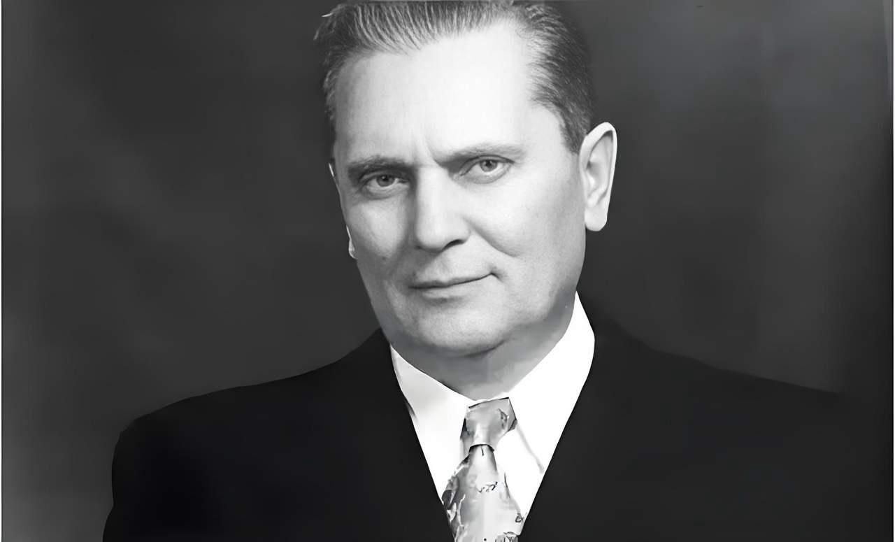 语言的毒
有些国家的崩塌，不是从炮火开始，而是从嘴巴开始。南斯拉夫当年的问题，说