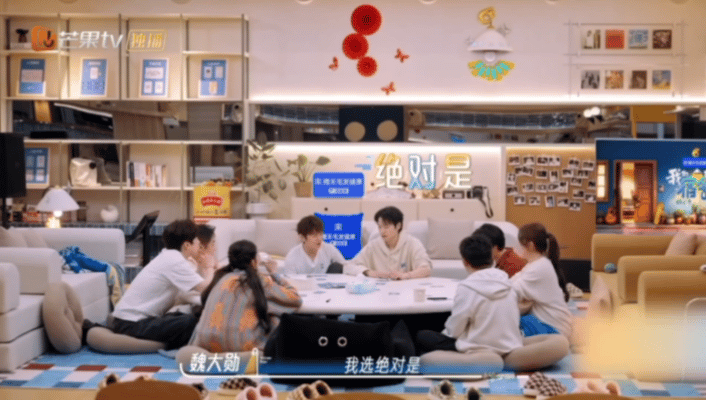 常年在外奔波发展，魏大勋始终保持常回家的习惯，一桌家常饭，父母几句念叨，就能抚平