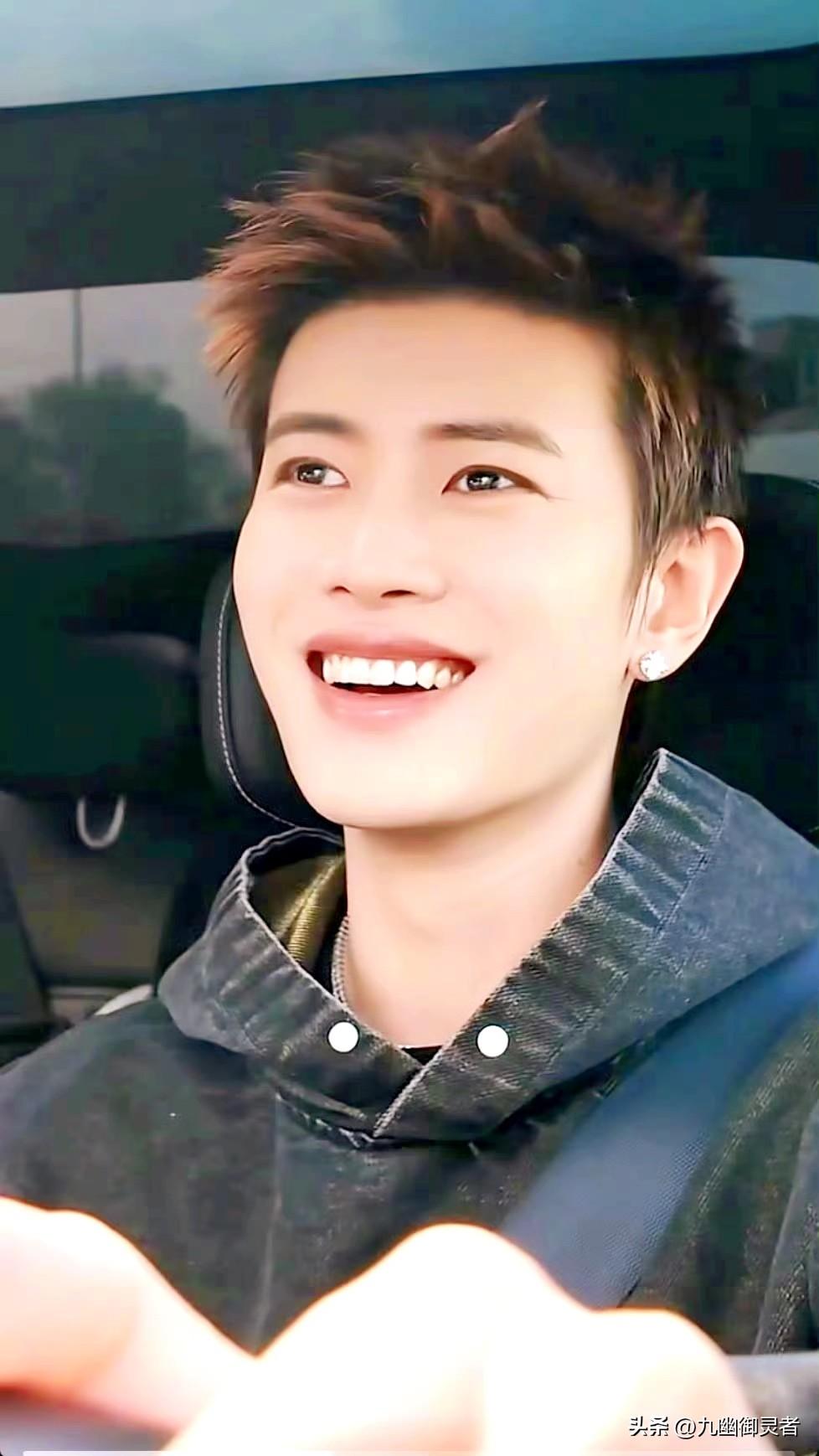 哇塞塞！任嘉伦最新消息来啦，朋友们❗❗❗[送心][送心][送心]
任嘉伦5月份新