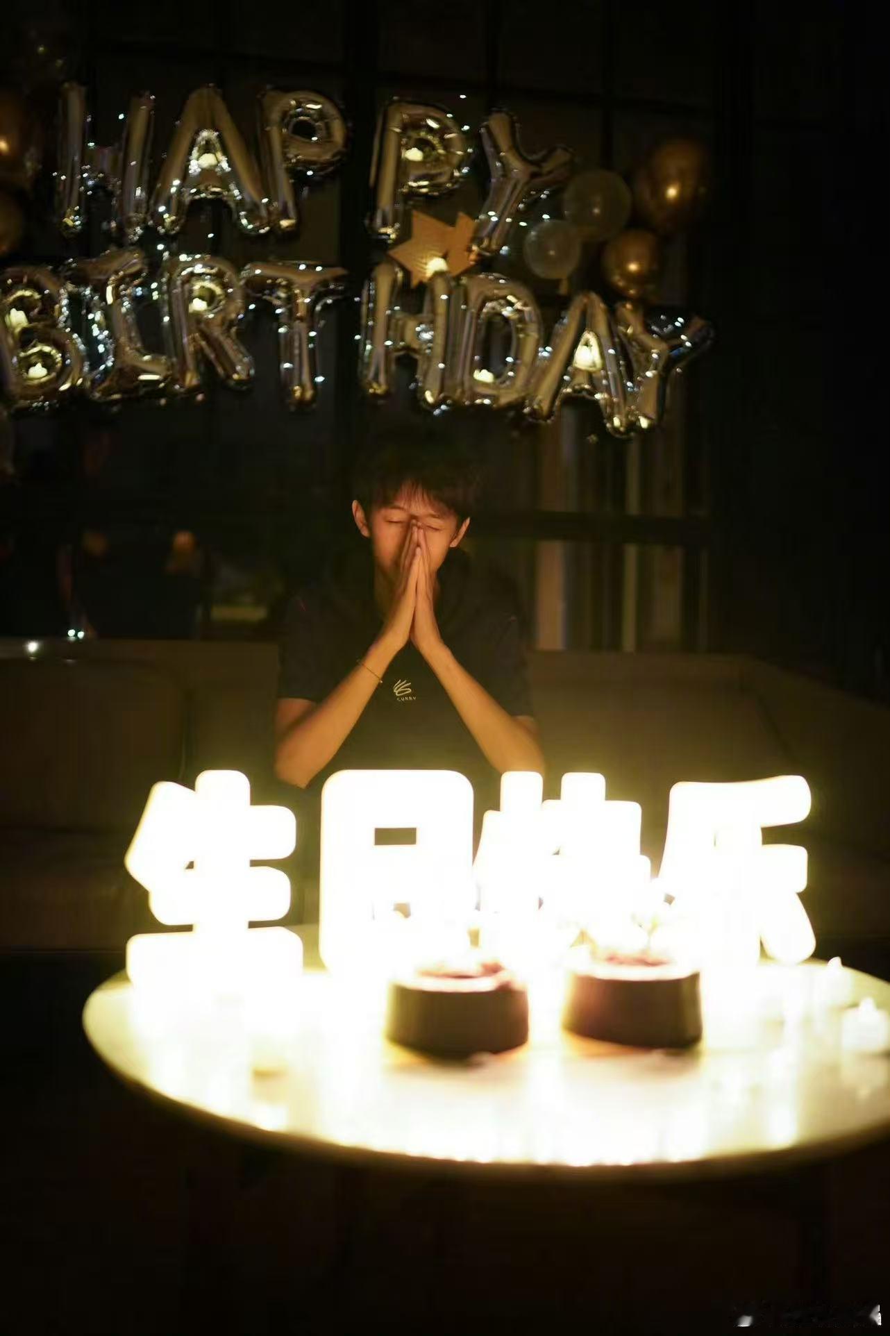 孙俪发文庆祝等等14岁生日，生快，行 