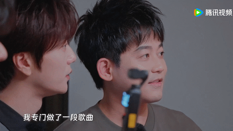 #苏醒推荐杜海涛妈妈去歌手# 《朋友请吃饭》 真就是主打一个惊喜加倍，杜海涛妈妈