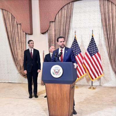 美军封锁伊朗港口，很多人以为特朗普只是在虚张声势、谈判桌上加筹码。错了！真相是：