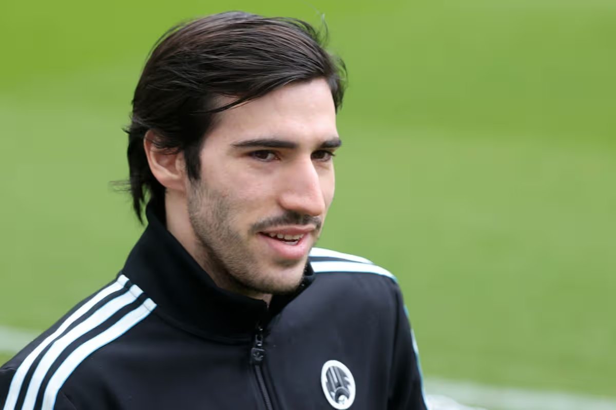 BBC Sport记者Sami Mokbel：如果纽卡斯尔无法保住欧冠席位，并因