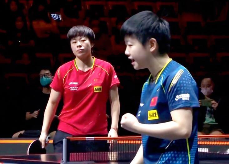 又有火药味十足的场面呈现了
世界WTT最后一场总决赛在香港进行，今天开打
孙颖莎