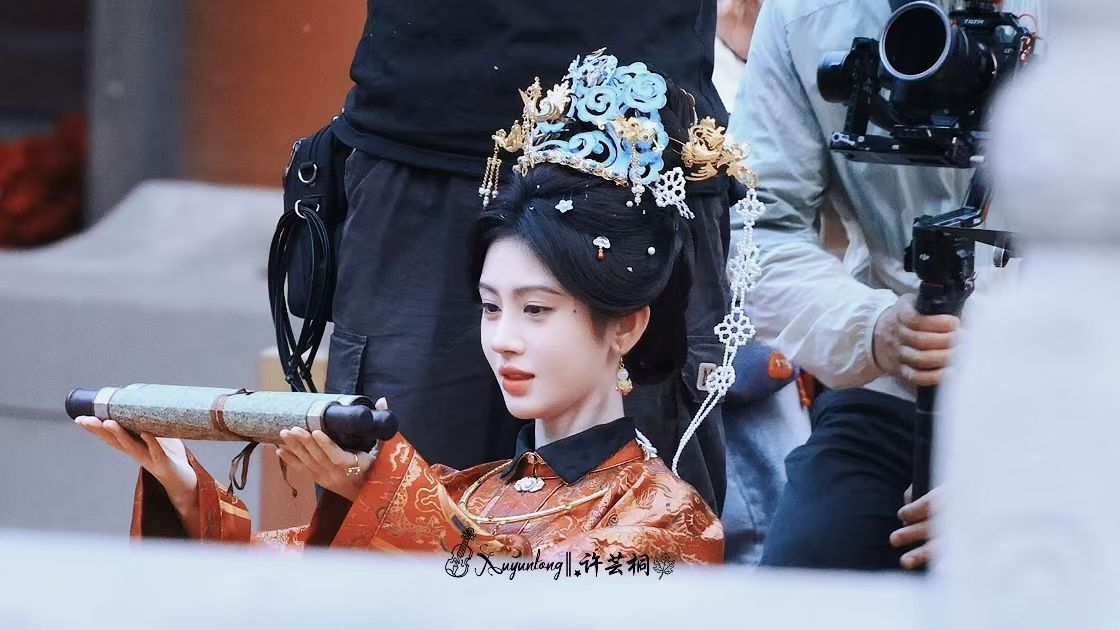 这几天换完水印后很喜欢的几张图我现在还能睡4个小时20分钟马上就要滚回学校了[苦