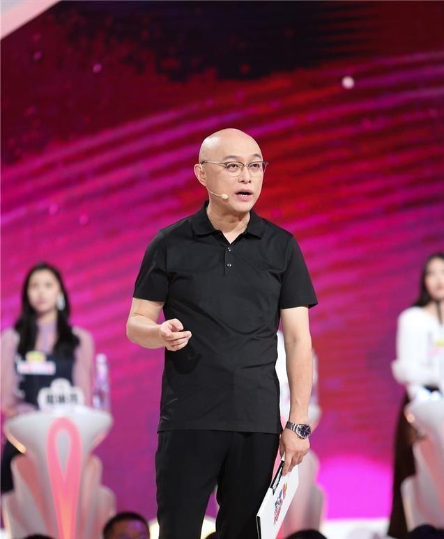《非诚勿扰》的舞台上，孟非头一次发了这么大的火，他面色凝重，近乎严厉地质问一位女